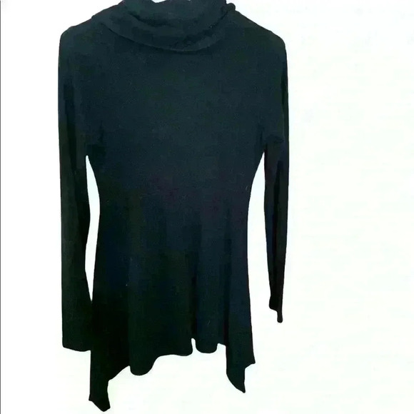 Karen Kane Long Sleeve Top - Picture 2 of 3
